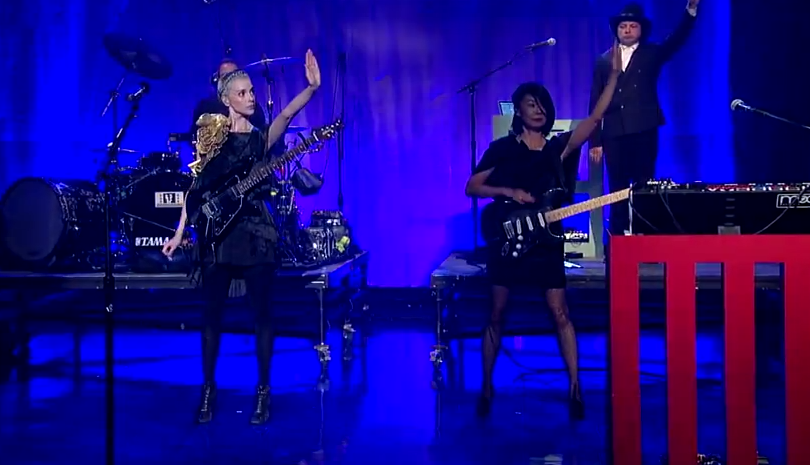 St. Vincent Performs 'Bring Me Your Loves' on Letterman