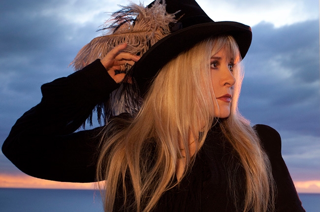 Stevie Nicks' New Album '24 Karat Gold' Due in October