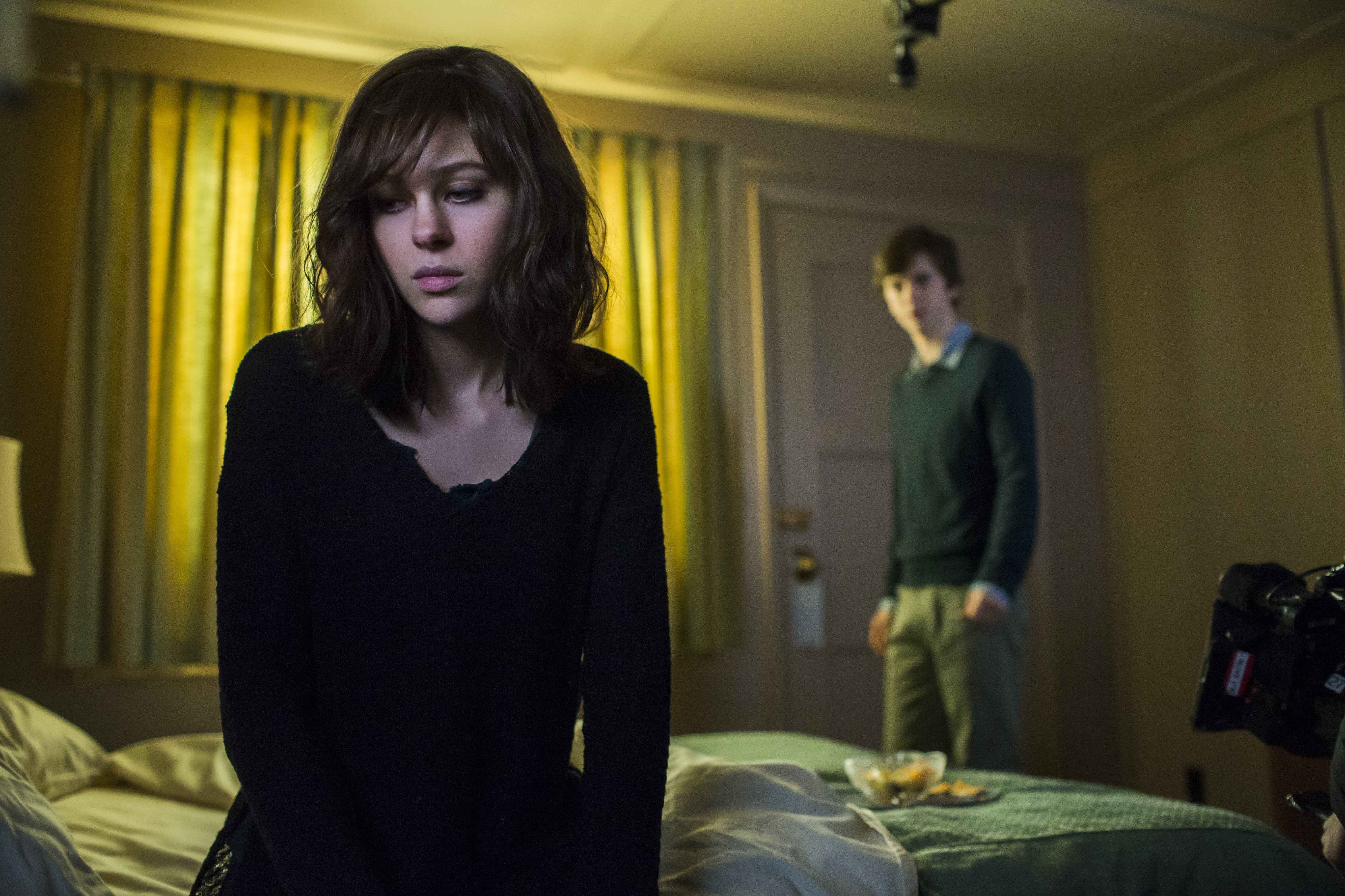 Bates Motel Review: 3.9: Crazy