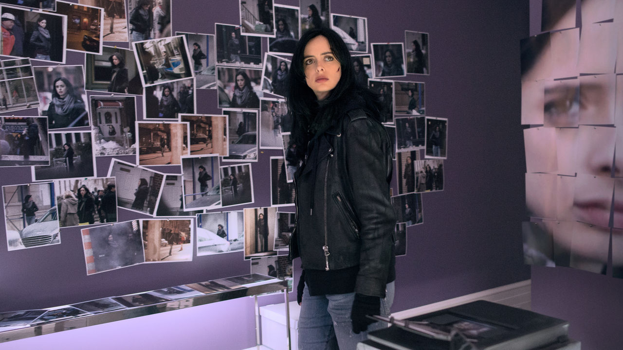 'Jessica Jones' Drinks, Gets Violent in New Trailer