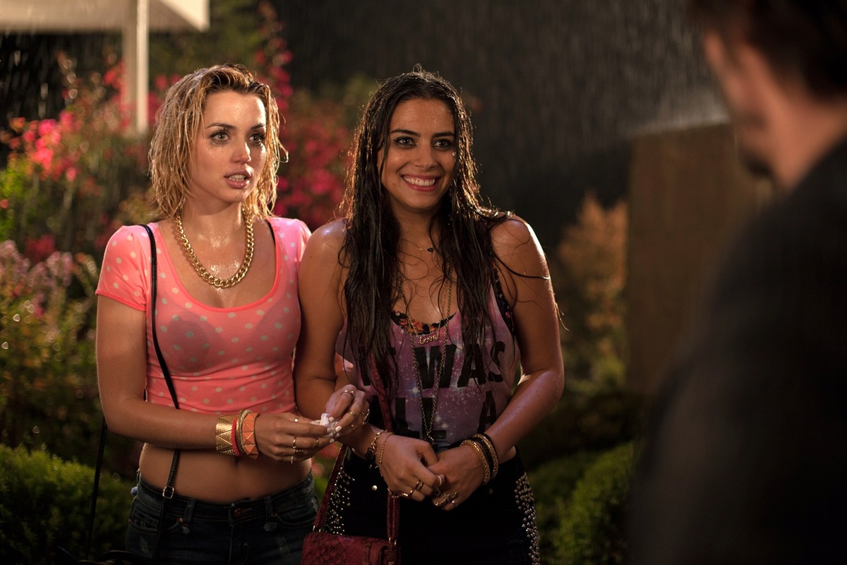 'Knock Knock' Review: Enticing Start, Unappealing Remainder